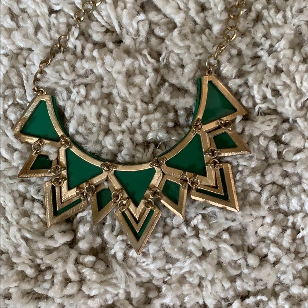 Green Statement Necklace - Picture 3 of 3